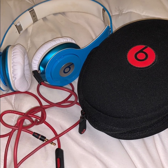 Blue beats by Dre headphones, case included - Picture 1 of 3